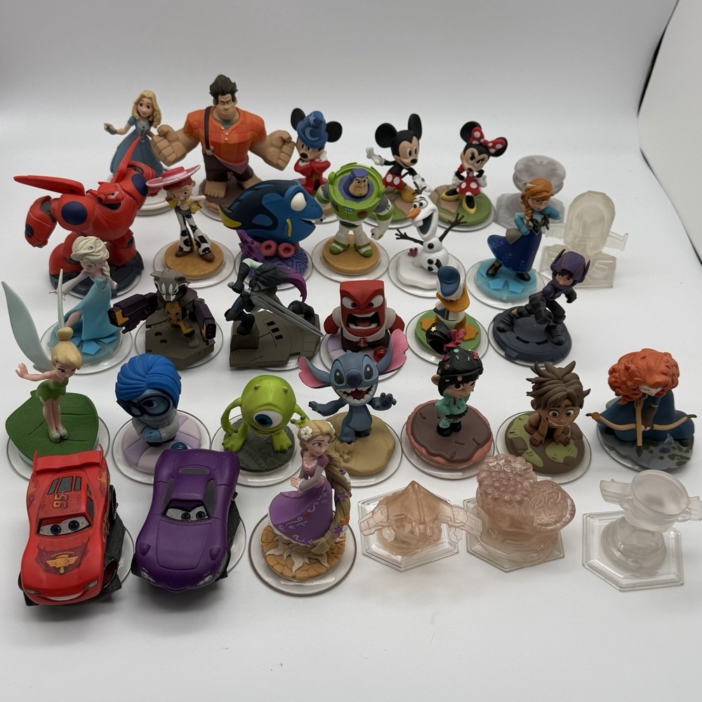 Disney Infinity Lot 27 Figures 17 Power Discs Play Sets Cards Pixar Frozen Cars